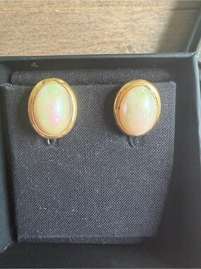 Vintage Dior Gold Faux Pearl Clip On Earrings - White/Iridescent